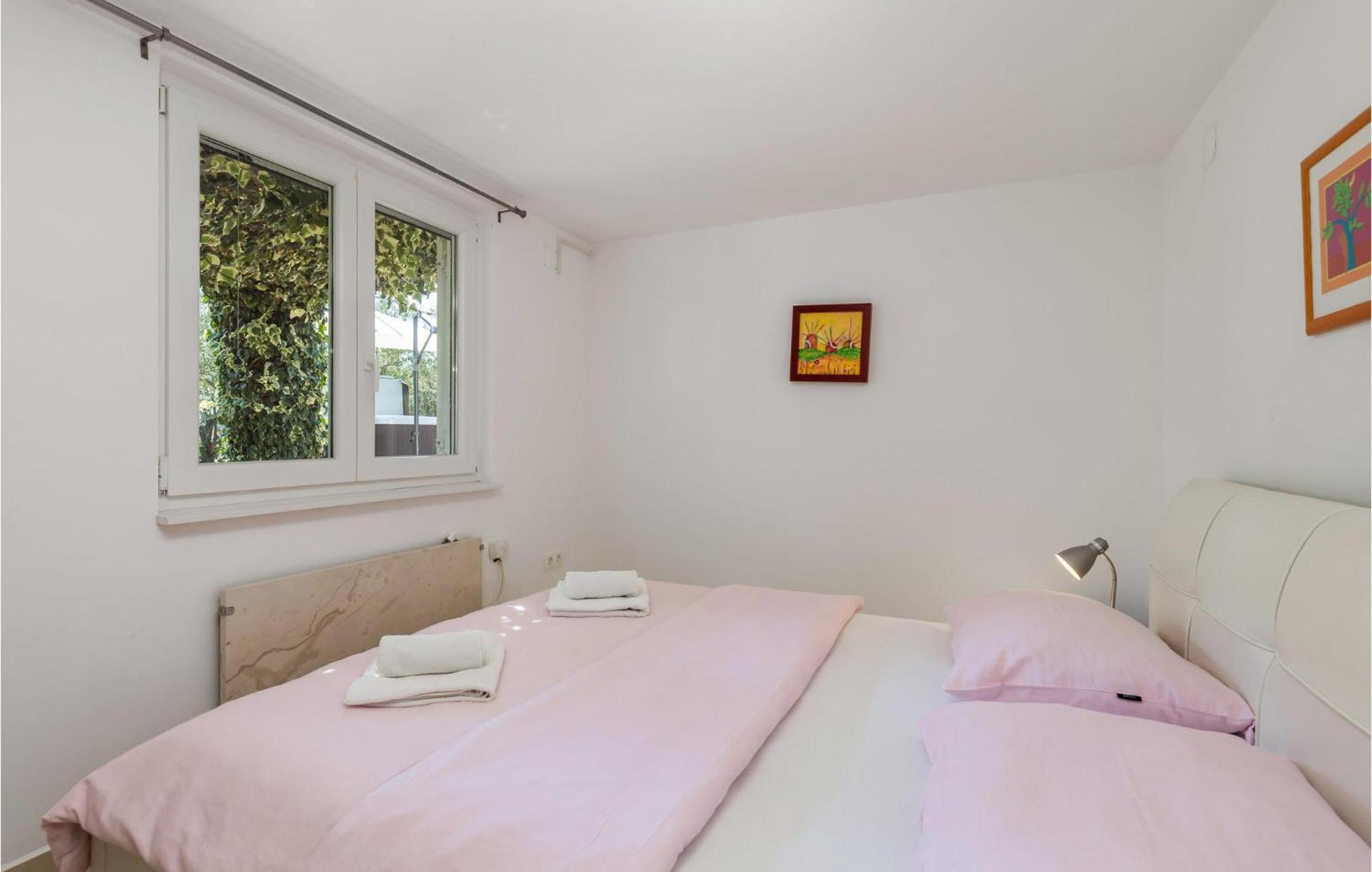Nice Home In Krk With Kitchen Veglia Exterior foto