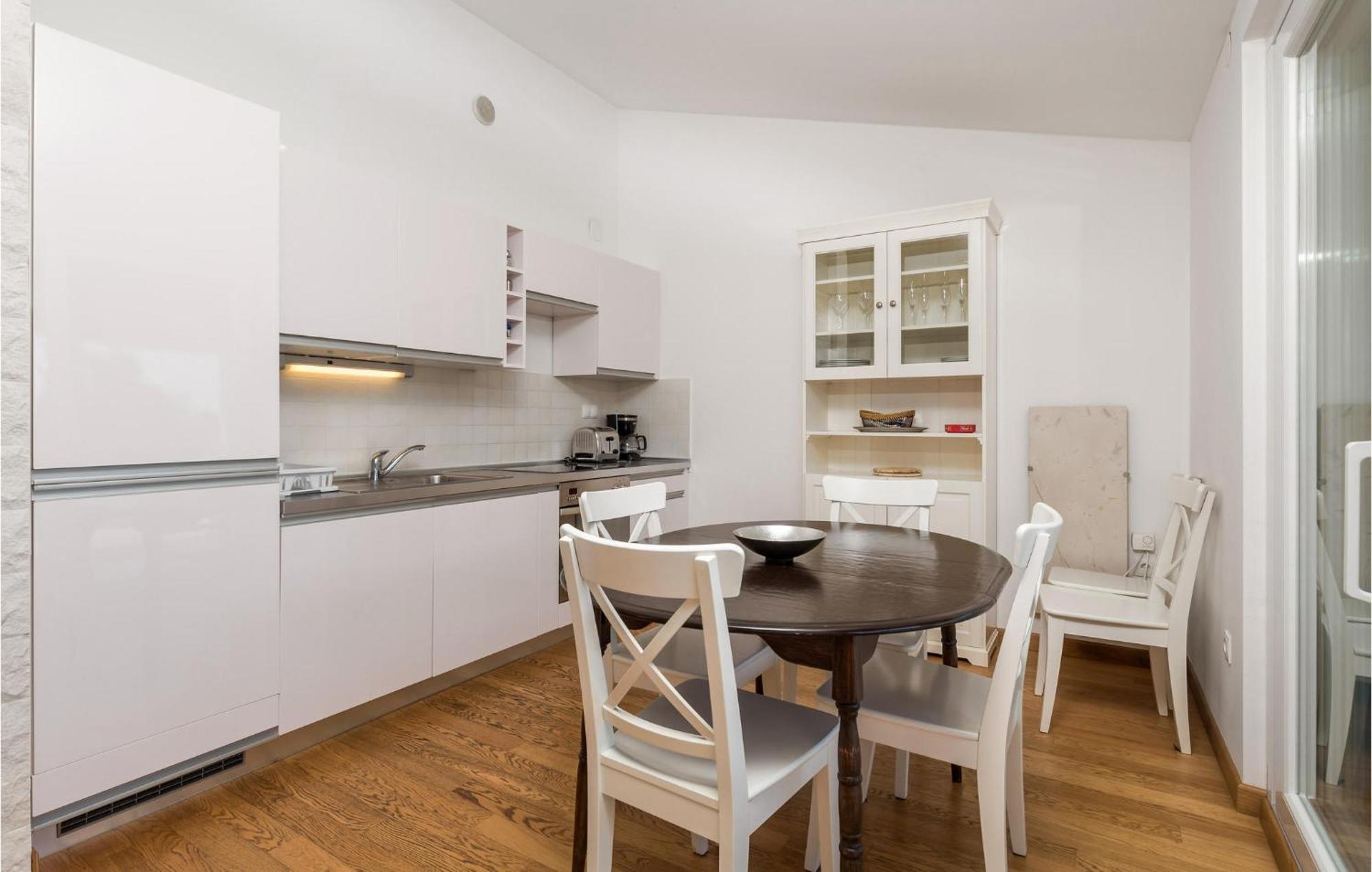 Nice Home In Krk With Kitchen Veglia Exterior foto