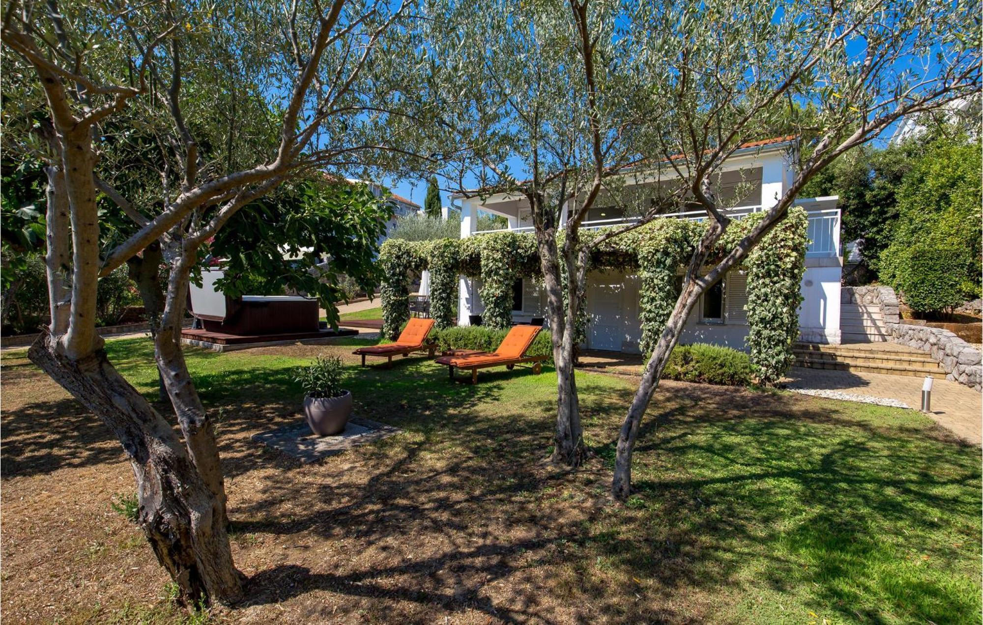 Nice Home In Krk With Kitchen Veglia Exterior foto